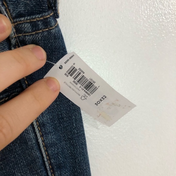 Old Navy Jeans Slim Fit - Picture 3 of 8